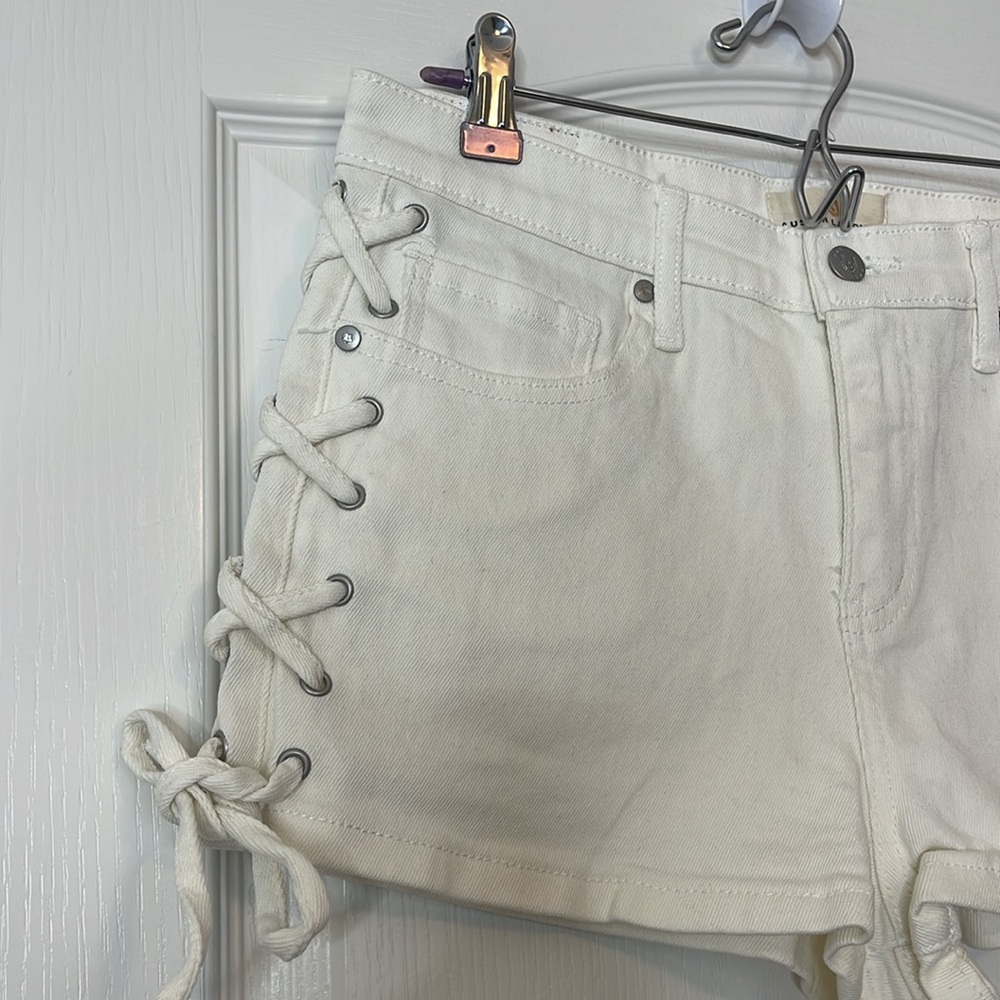 Austin Landing Lace Up High Rise Denim Shorts Ivory Size 9 / 29